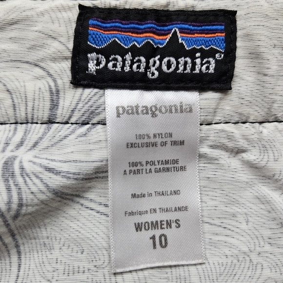 Patagonia Women's Button Out Boardie Skirt 58535 Size 10 Black + White pattern - Picture 8 of 9